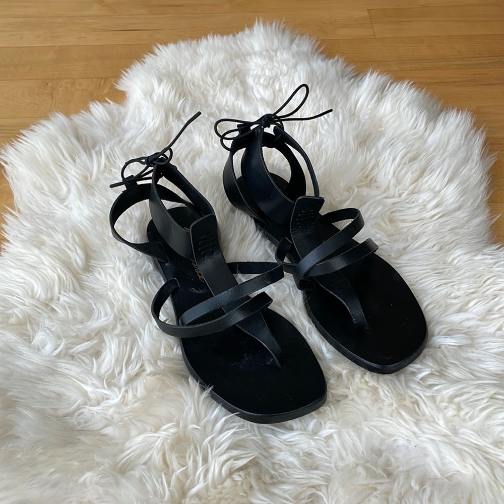 NWOT, Matisse short black gladiator sandals, size 6 women’s